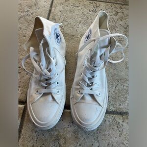 Converse Chuck Taylor White High-Tops